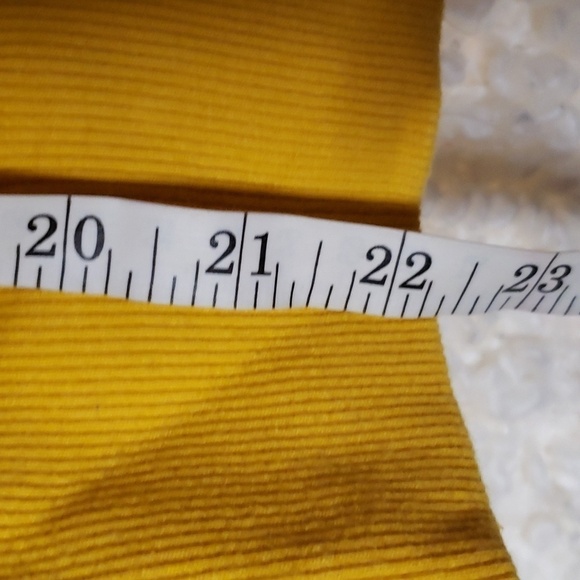 Tommy Hilfiger yellow pullover sweater small - Picture 6 of 9